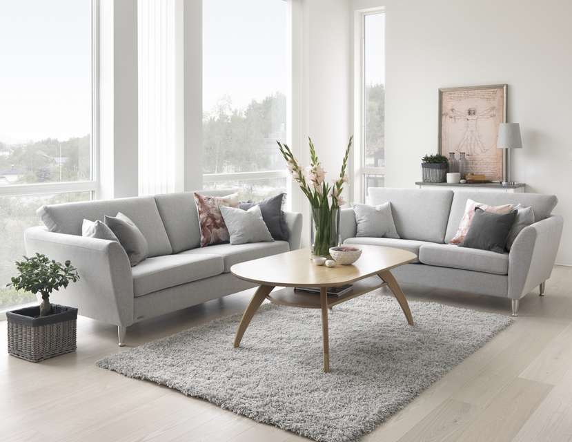 skandinavisk interiørstil koselig grå sofa
